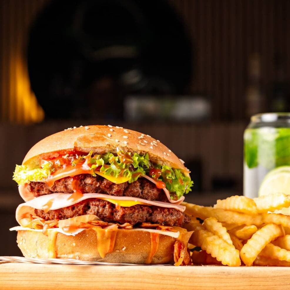Hamburguesa Doble Carne c/ Papas