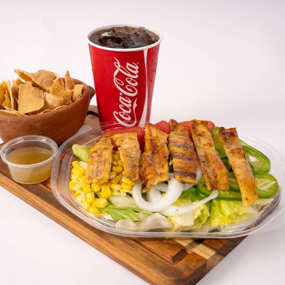 Ensalada del Sur con Pollo y Refresco 600 ml