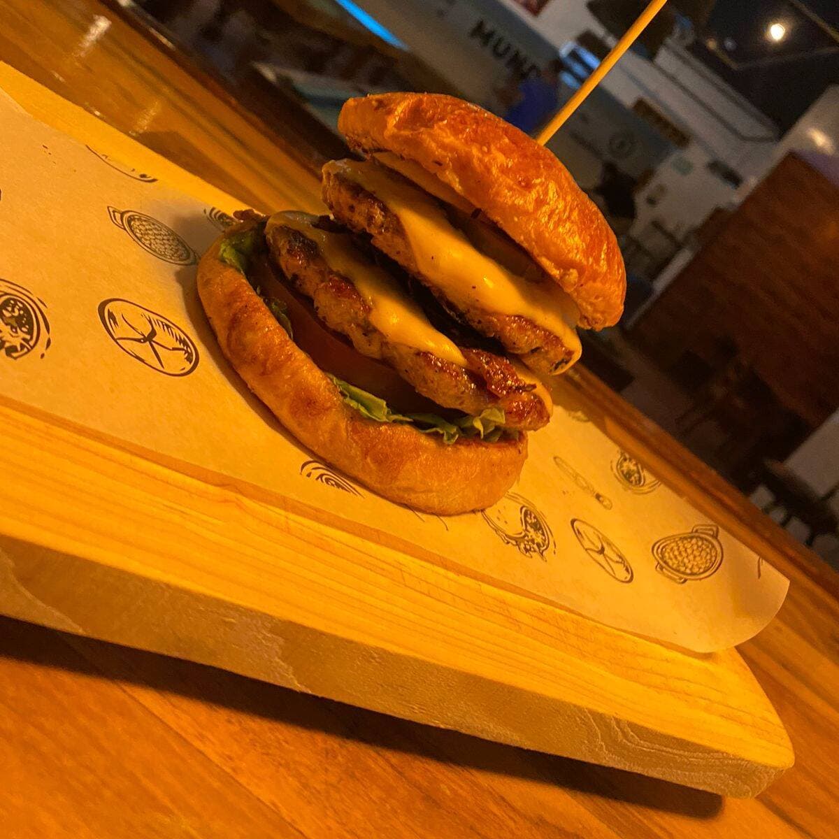 HAMBURGUESA DOBLE