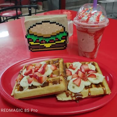 Combo Waffles + Frappé de Fresa