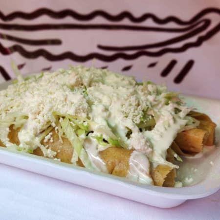 Tacos Dorados de Pollo