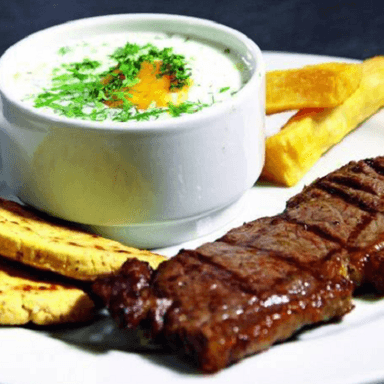 Desayuno Con Carne Asada, Caldo, Arroz y Bebida