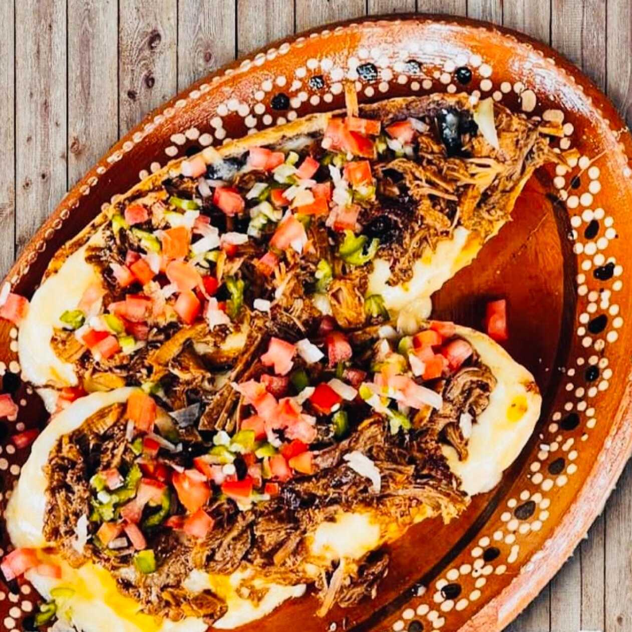 MOLLETES DE BIRRIA