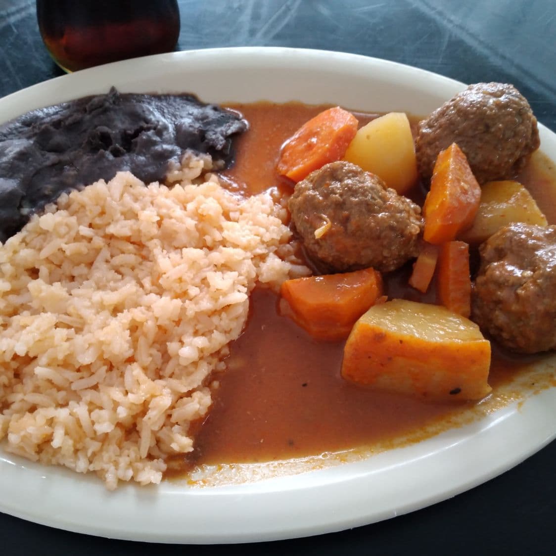 Albóndigas Enchipotladas