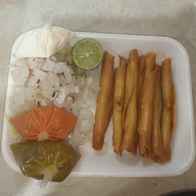 Taquitos Encuerados