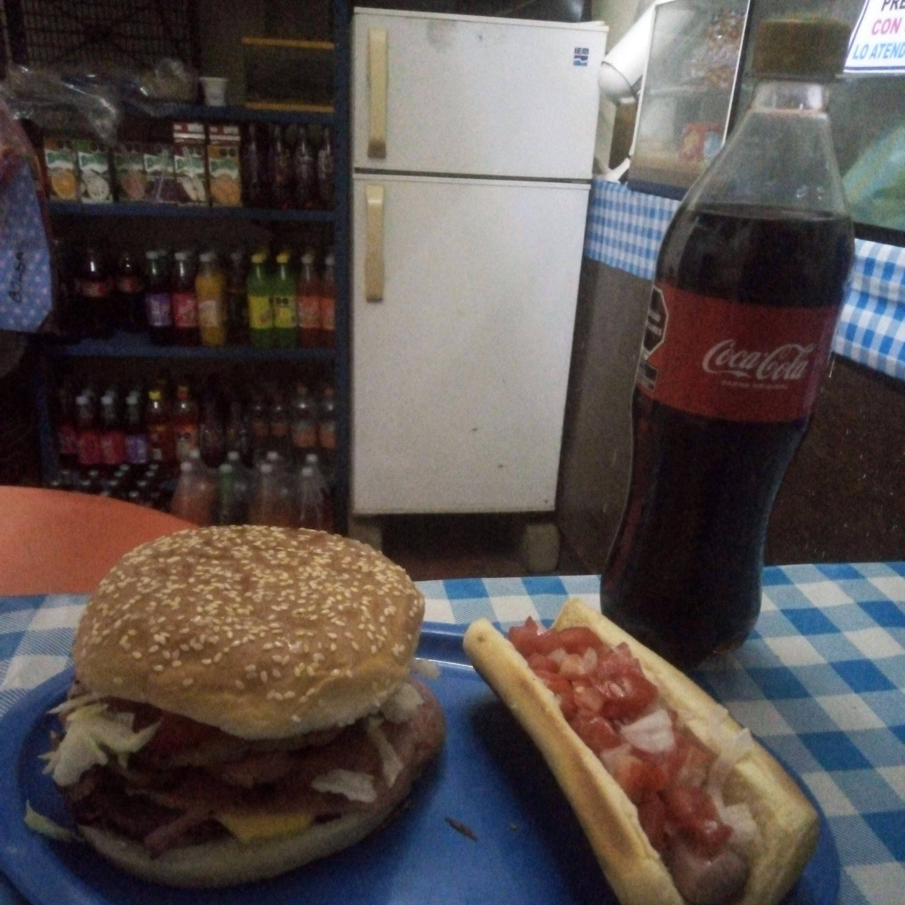 Combo Hambuguesa + HotDog + Coca-Cola 600ml