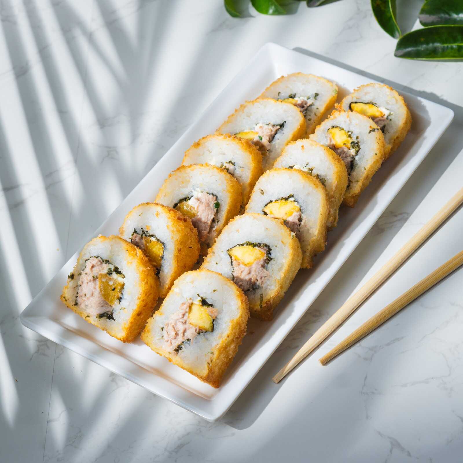 12 Bocados de Sushi Atún Tempura