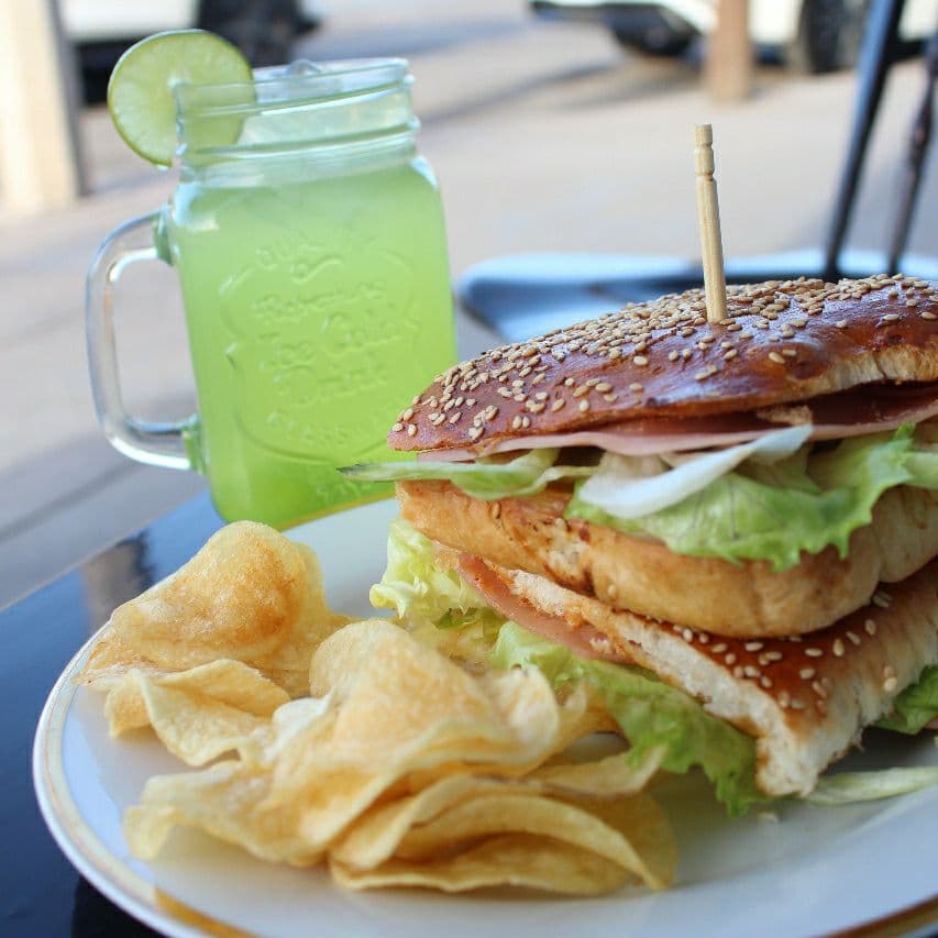 Combo Panini y Agua de Limón