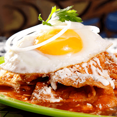 Chilaquiles Rojos con Huevo