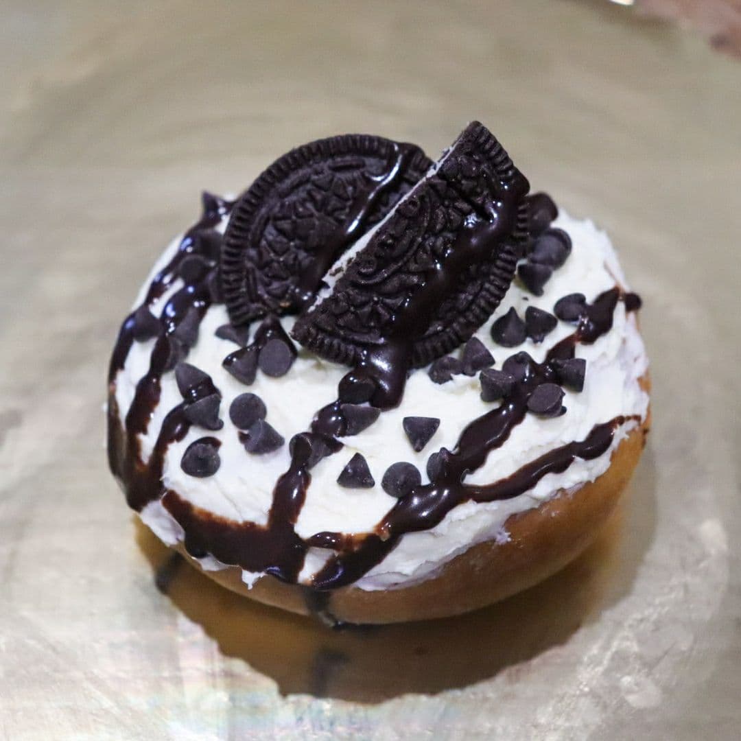 Dona Cookies and Cream