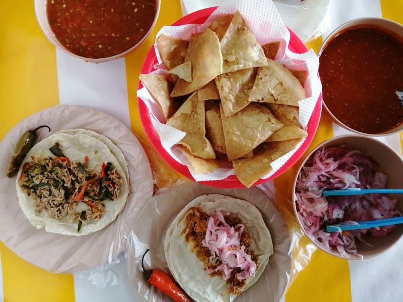 Tacos Yorch - Los Magníficos de guisado -