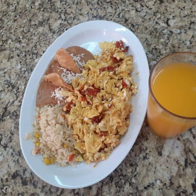 HUEVOS CON CHORIZO