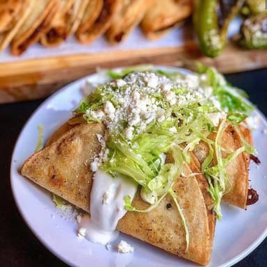 Combo-Individual Tacos Dorados+ Bebida