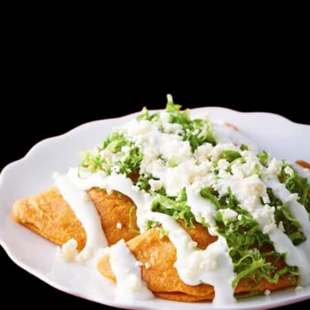 Empanada de Chorizo con Queso