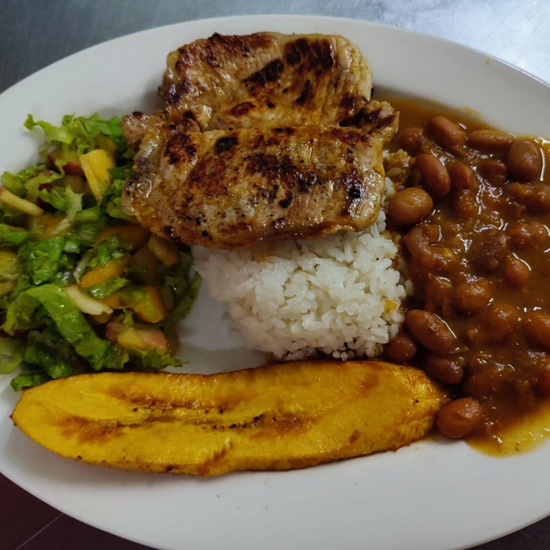 Bandeja con Carne de Res