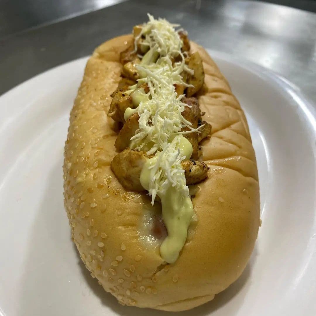 Perro Pollo Gratinado