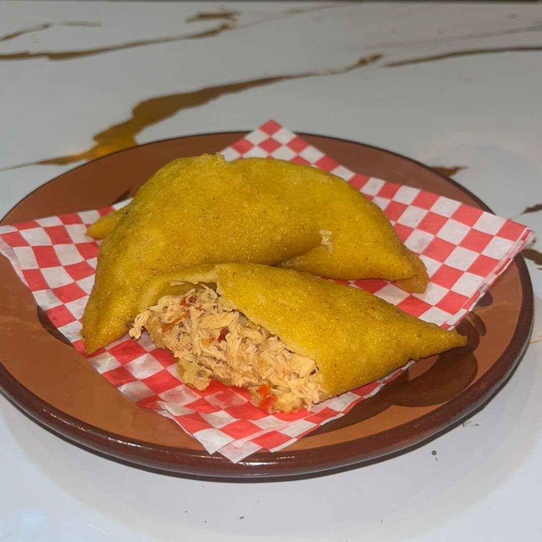 Empanada Pollo Mechado