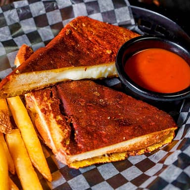 Grilled Cheese Sándwich