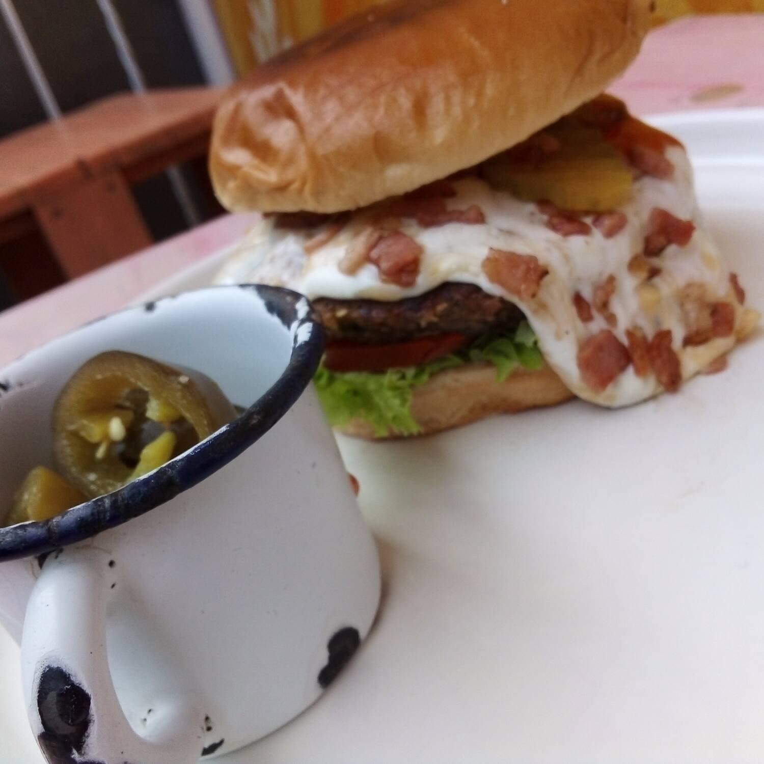 Hamburgruesa Suiza