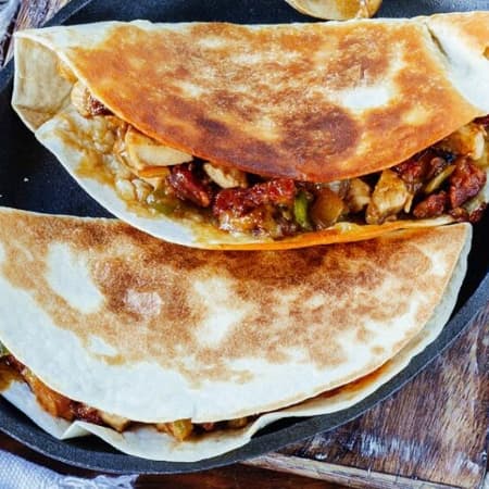 quesadilla de harina hígado