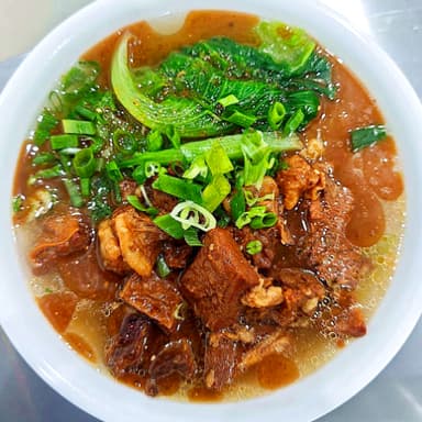 Ramen de Res con aceite ajonjoli