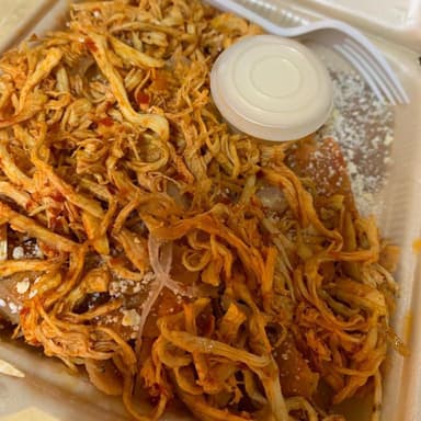 Chilaquiles con Pollo