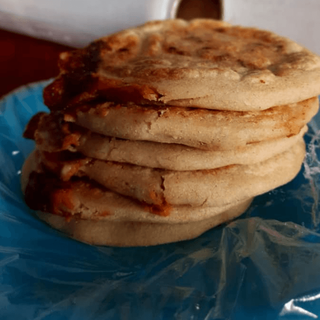 Pupusa de Chicharrón y Queso