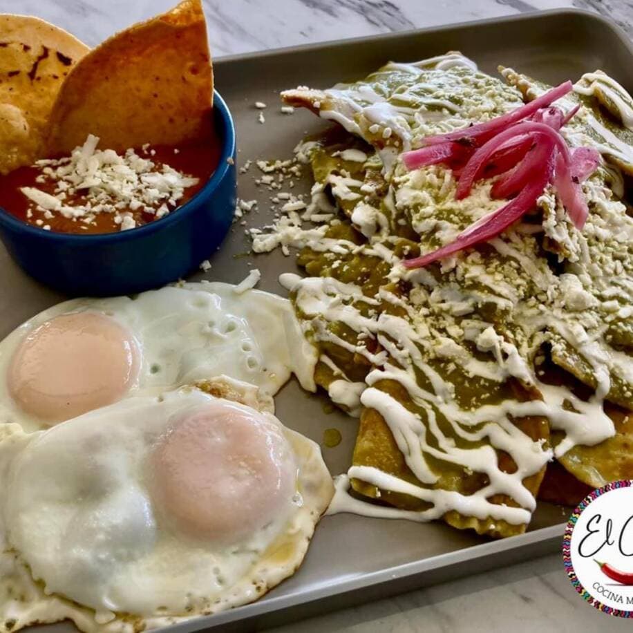 Chilaquiles Verdes Con Huevo