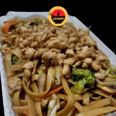 Thai de pollo y brócoli