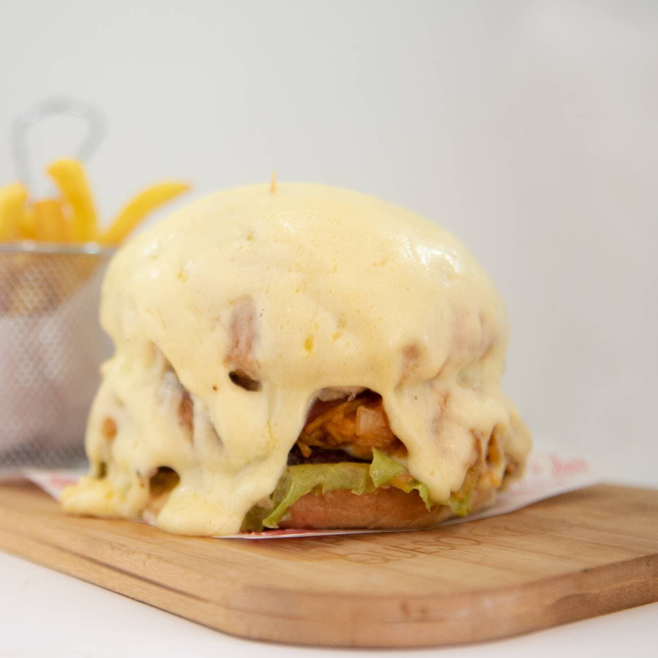 Hamburguesa  con Carne Gratinada