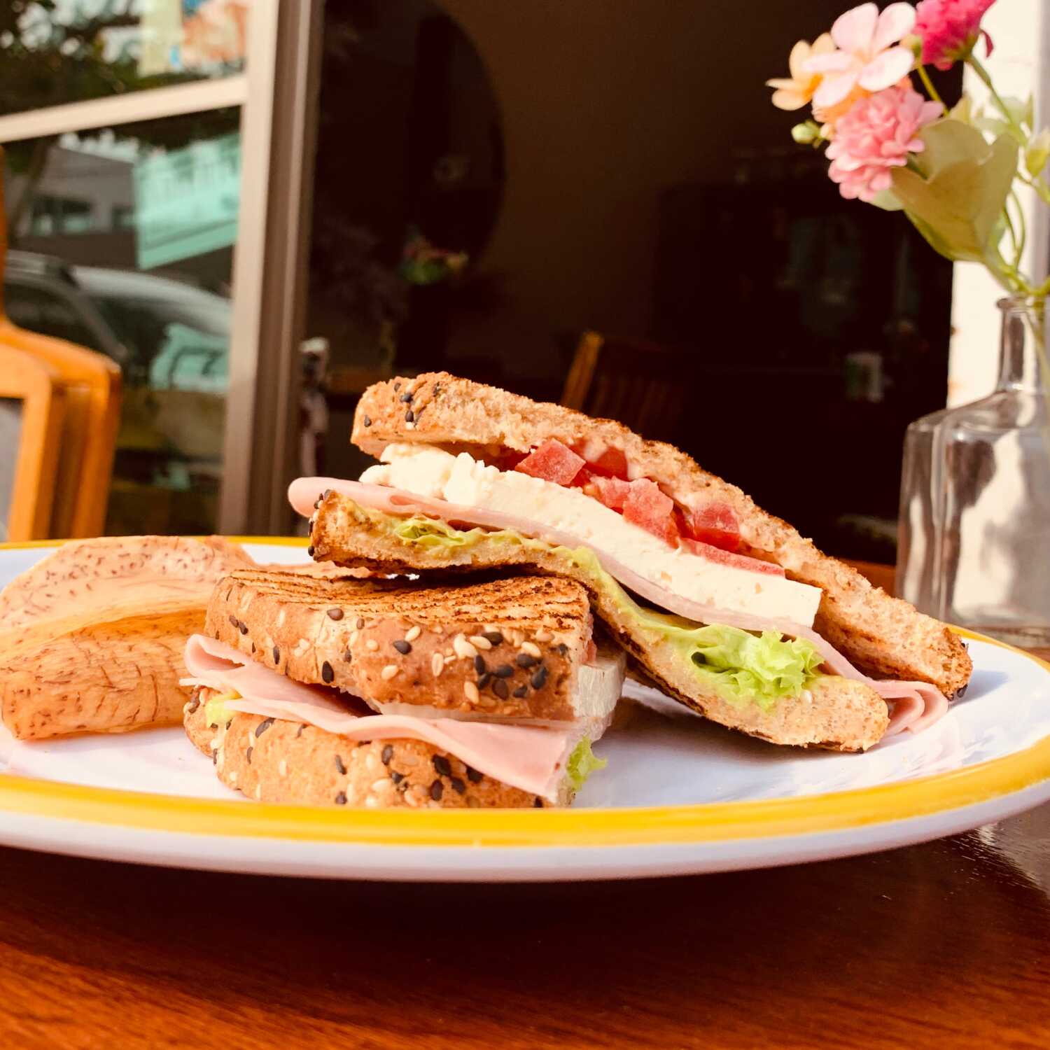 Sándwich Jamón y Queso