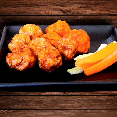 9 Boneless con Papas Fritas Cajun