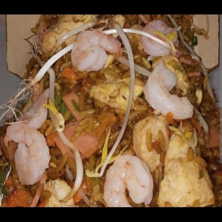 Arroz chino oriental especial para tres personas