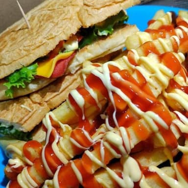Combo Personal Sandwich Jamón y Queso