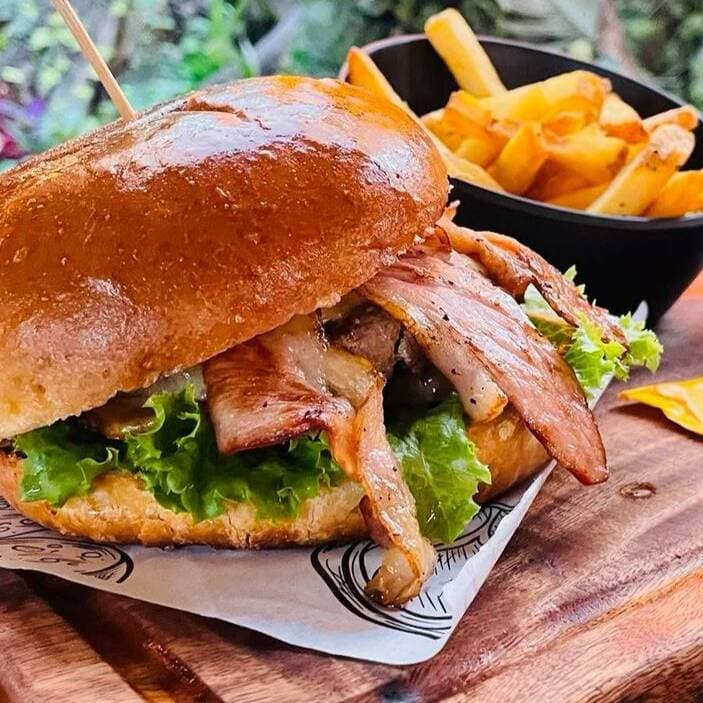 Burger Lengua de Tocino