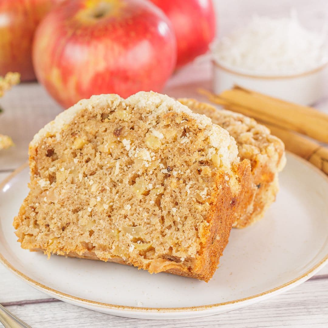 Cake de Manzana y Coco + Jugo