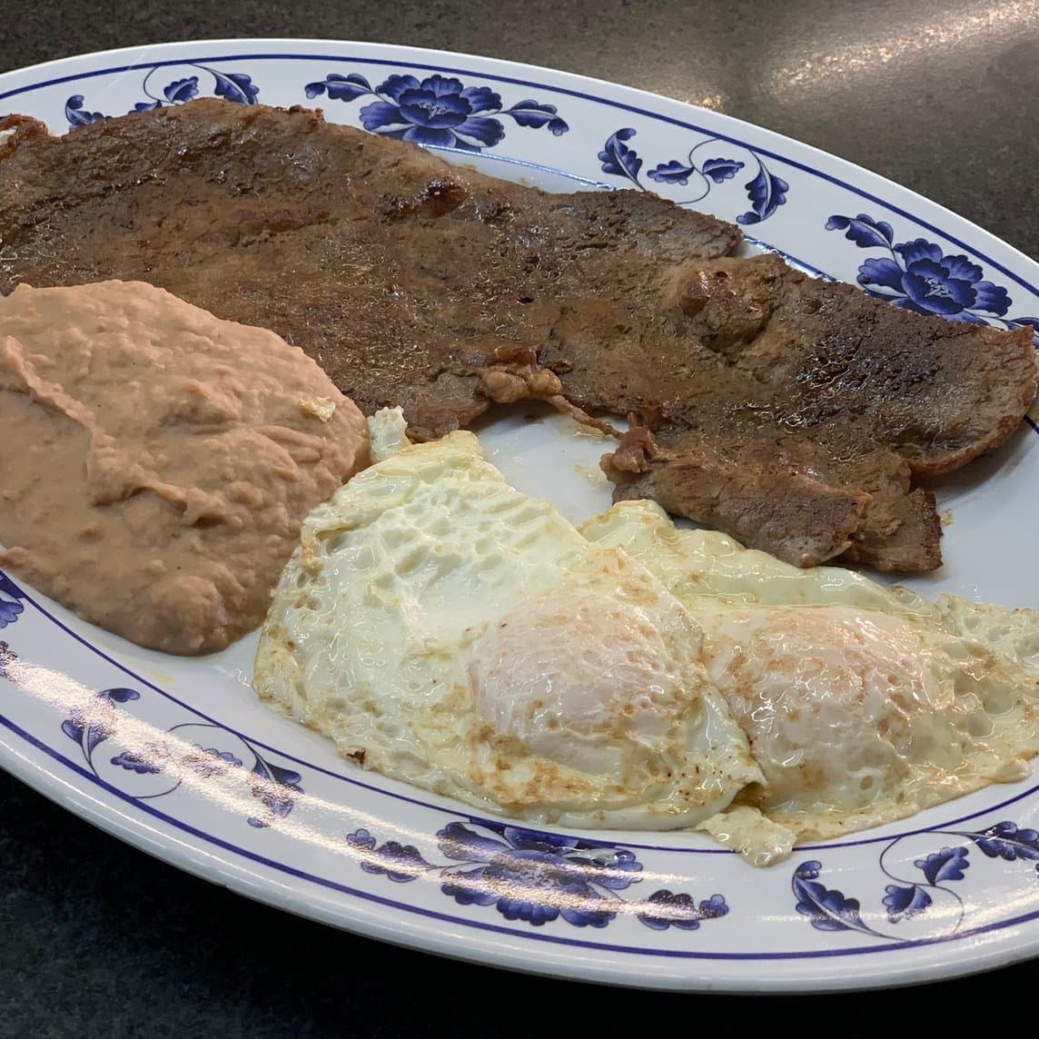 Huevos con "Bistecito"