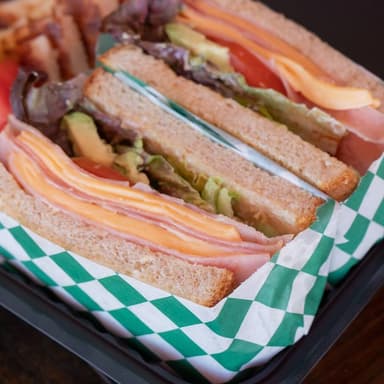 Sandwich de Jamón y Queso Amarillo