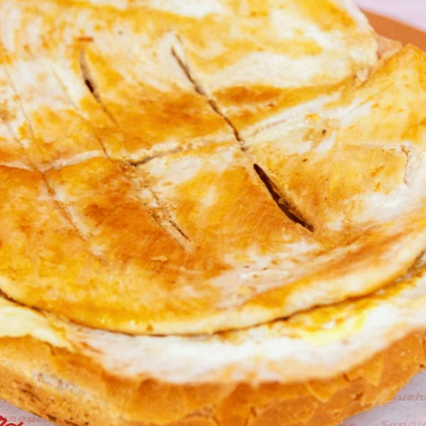 Sándwich de Filete con 2 Quesos y 1 Huevo