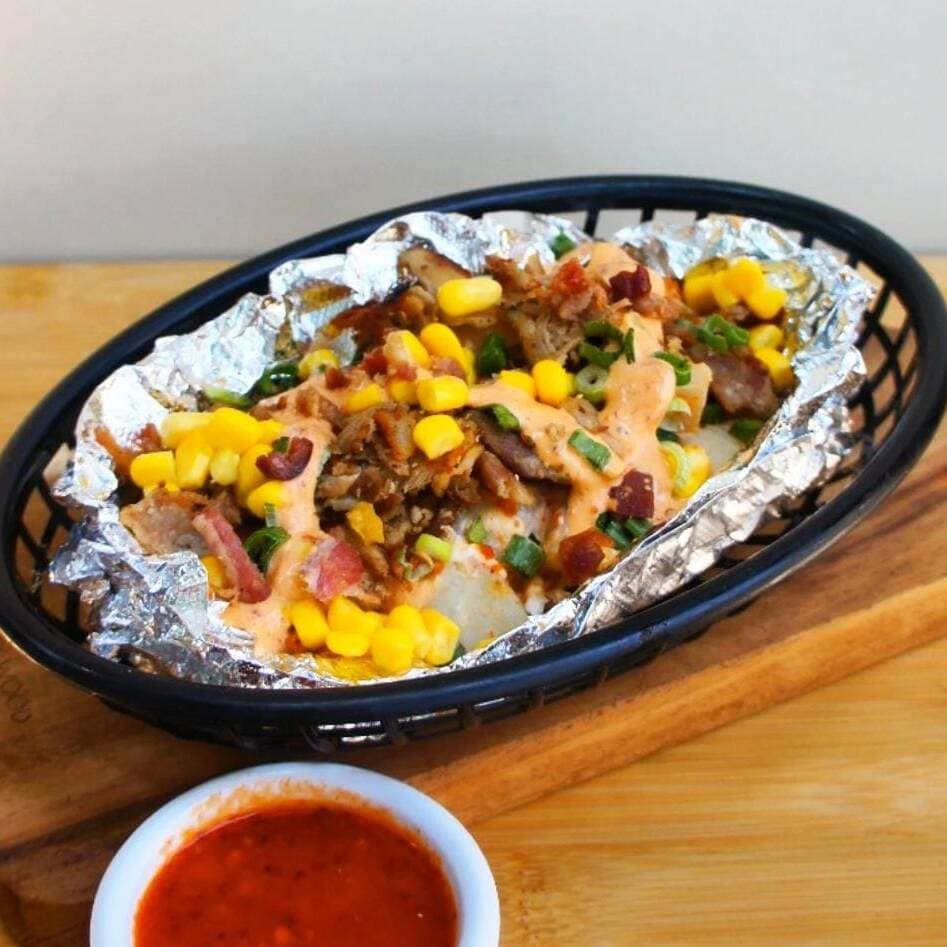 Papa Bistec con Elote + papas fritas