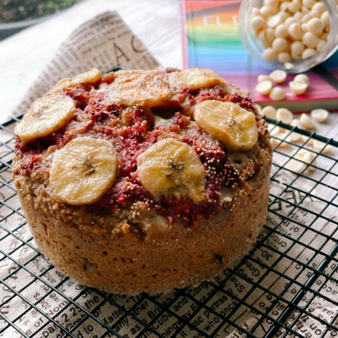 Torta de Banano con frutos rojos & chocolate blanc