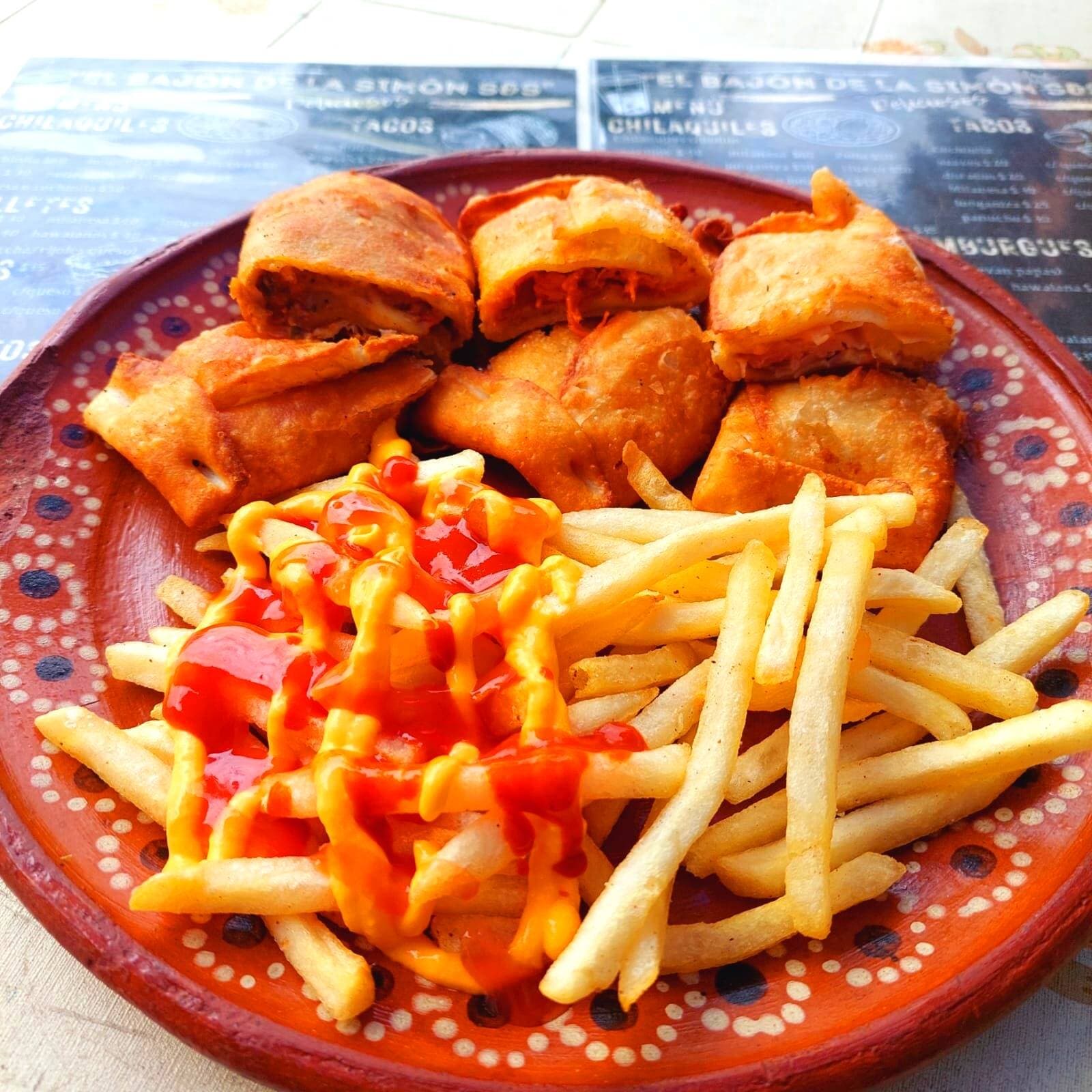 3 COSTALITOS  HAWAIANOS CON PAPA A LA FRANCESA