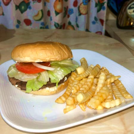 Hamburguesa Sencilla con Papas y refresco
