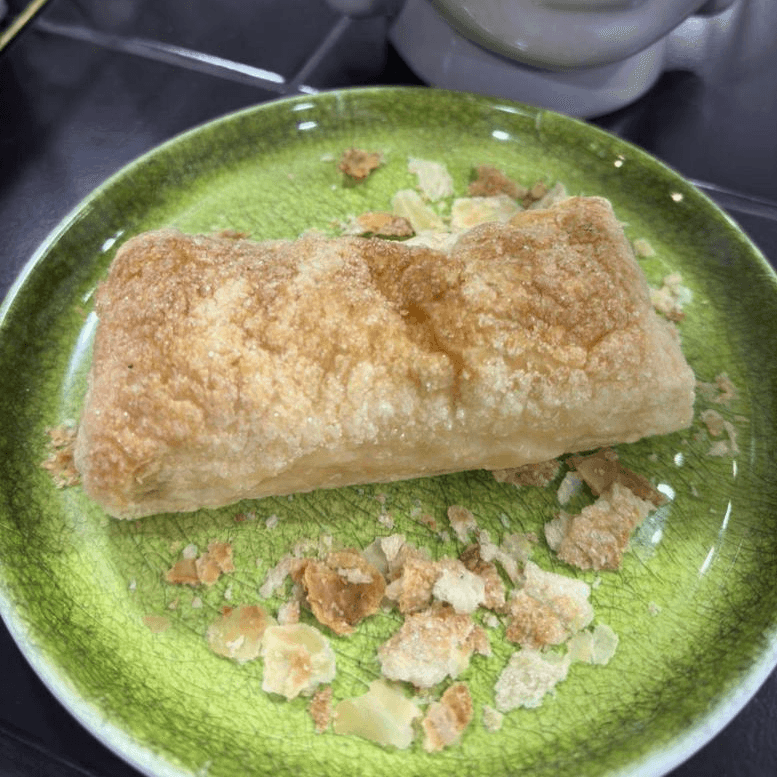 Pan hojaldrado relleno de philadelphia