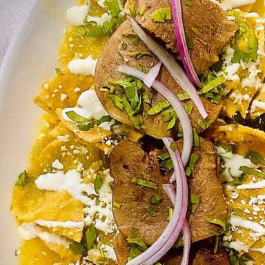Chilaquiles con Lengua