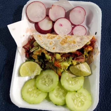 Taco de Harina con Adobada y Queso