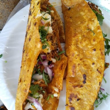 Dorado de birria con queso 15 cm