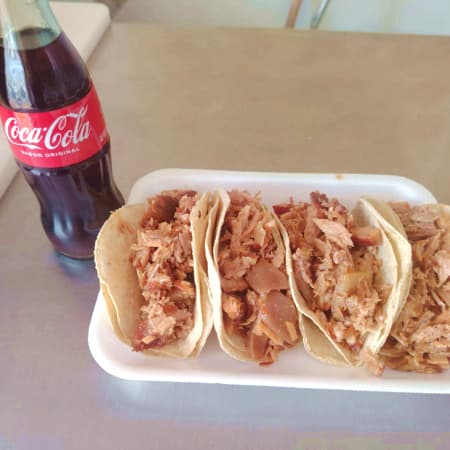 4 Tacos + Coca Cola de Vidrio