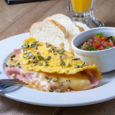 OMELETTE JAMON Y QUESO