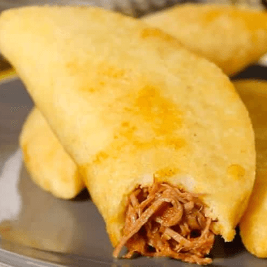 Empanada de Carne Mechada